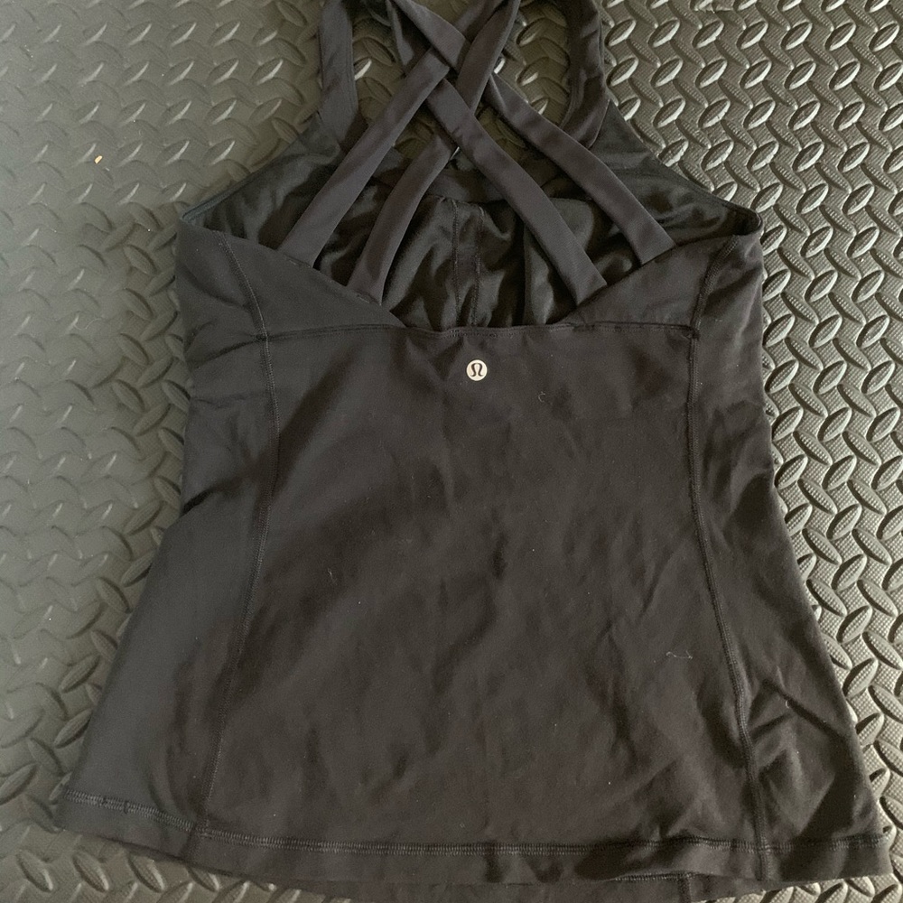 Lululemon strapping racerback. Sz 8. Shelf bra.